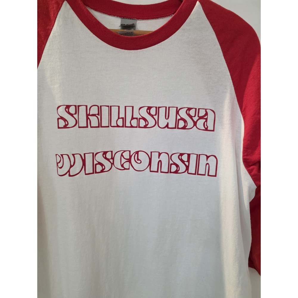 Wisconsin Baseball Tee Raglan Baseball Graphic T-Shirt Red and White Sz M